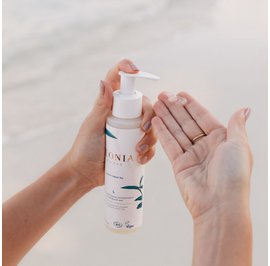 image produit Gentle antioxidant cleanser with Organic White Tea 